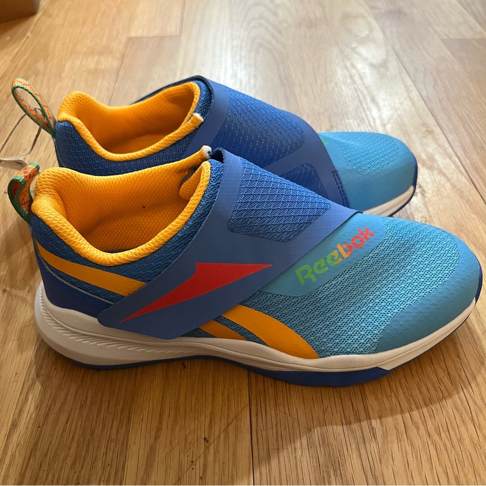 NWT REEBOK Kids Lifestyle Equal Fit Velcro Strap Rainbow (2 Little Kid)